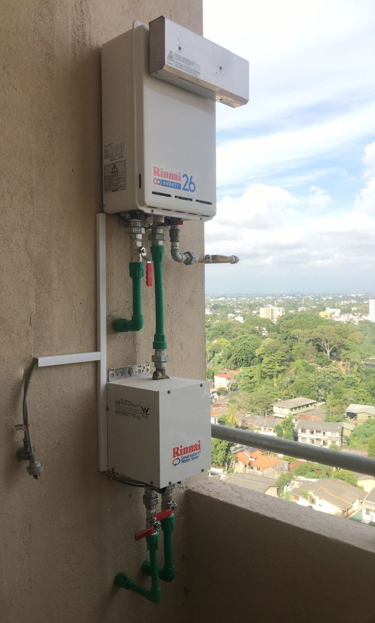 Instant Gas Water Heater with Smart Circulation Pump